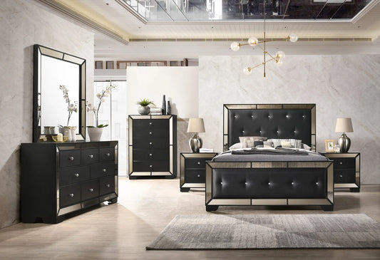 Brand New 4pc Bedroom Set in Black or White (Queen or King)
