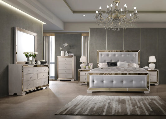 Brand New 4pc Bedroom Set in Black or White (Queen or King)