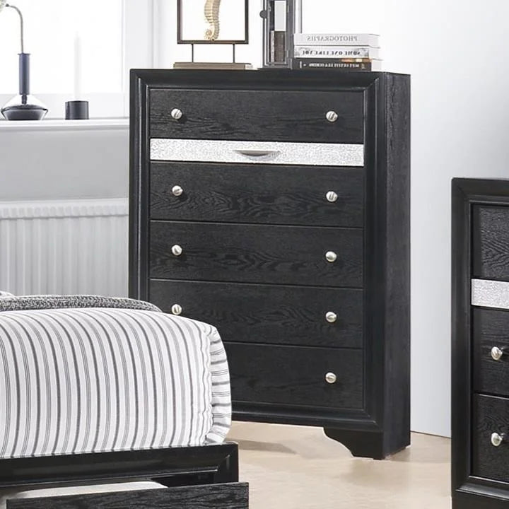 Brand New Black 4pc Bedroom Set with Storage Drawers Black (Queen or King)